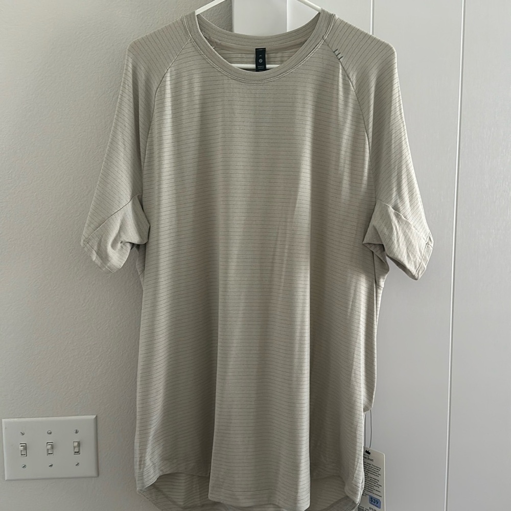 Men’s Lululemon Dry sense Short Sleeve